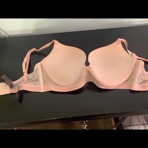Victoria’s Secret bra 32DD